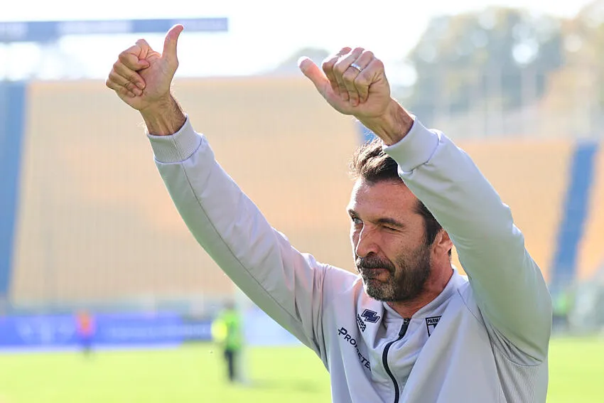 Addio al calcio di Buffon: gli omaggi social più belli da compagni e avversari