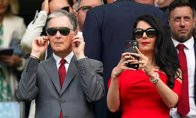 Festini hard e modelle imbavagliate: un nuovo scandalo sessuale si abbatte sulla Premier