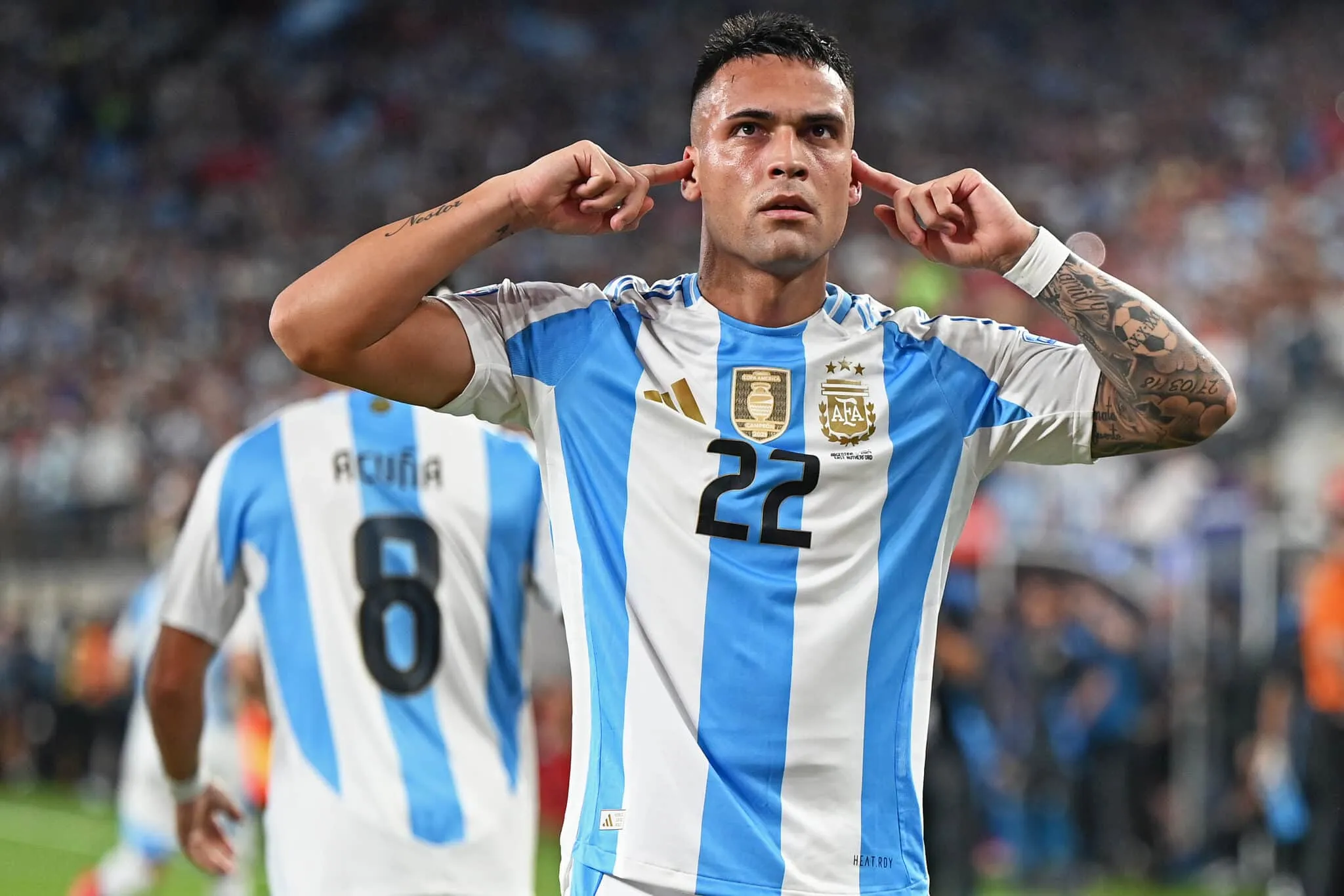 I 10 calciatori favoriti per il pallone d’oro 2024: Lautaro sfida 3 giganti