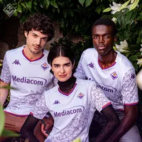 Fiorentina, seconda maglia con commovente dedica ad Astori: le foto