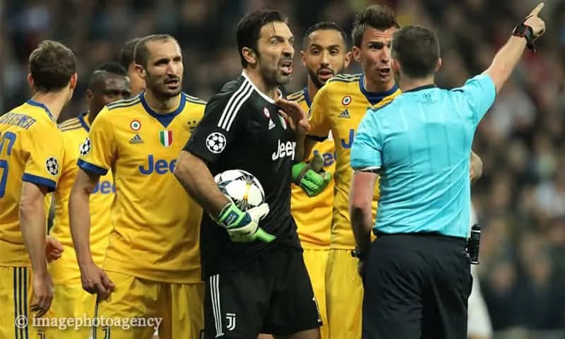 Champions League, minacciata di morte la moglie di Oliver dopo Real Madrid-Juventus: aperta un’inchiesta