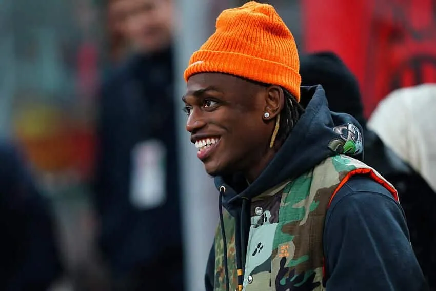 Milan, Leao rientra per la Champions? Gli aggiornamenti sull’infortunio del portoghese