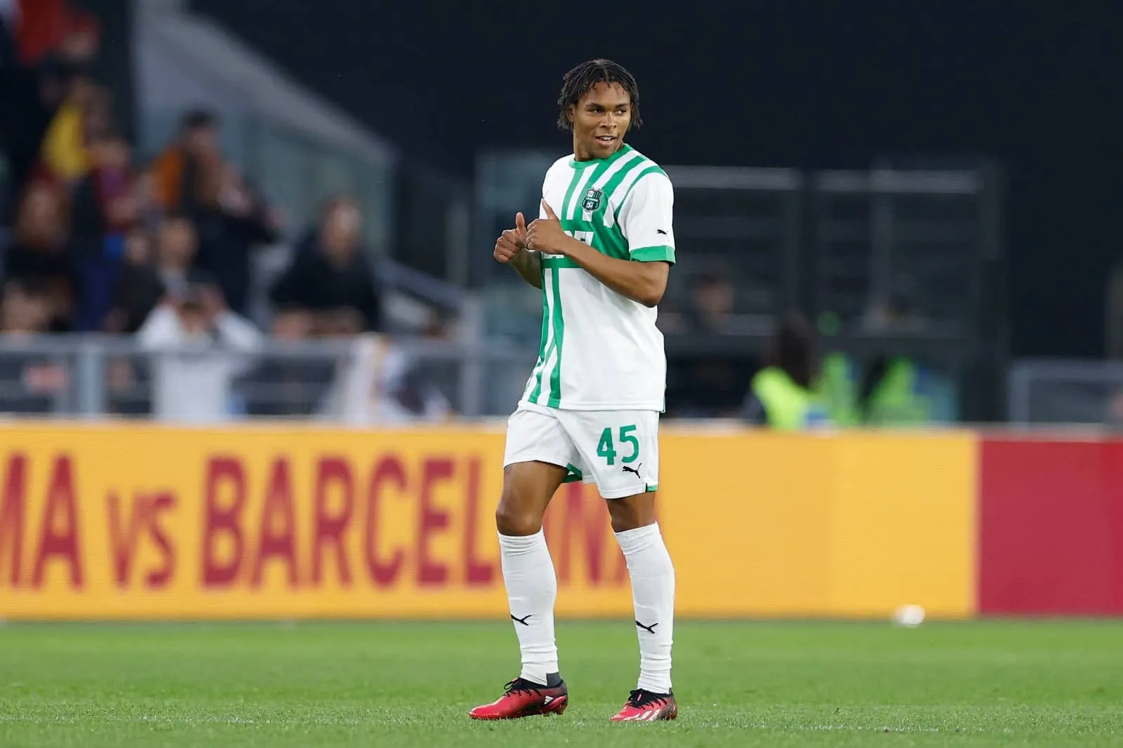 Calciomercato, quanto costa Laurentié? Le squadre sul gioiellino del Sassuolo e le ultime sul suo futuro