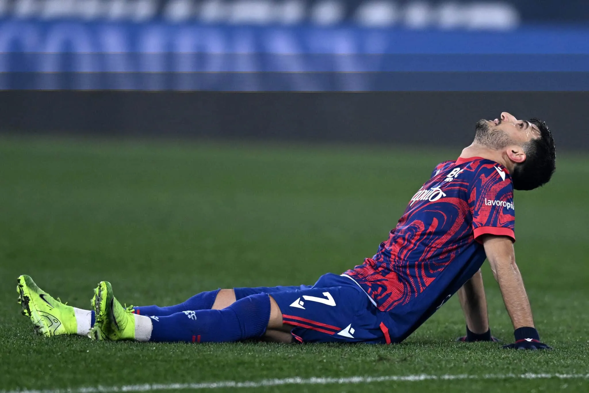 Fantacalcio, un infortunio serio ferma Orsolini: quando rientra e quante partite salta l&rsquo;esterno del Bologna