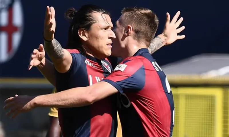 Bologna-Napoli 3-2, le pagelle: non basta Mertens, decisivo Santander