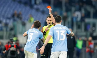 Serie A, botte da orbi in Lazio-Milan: la classifica delle partite con più cartellini nella storia