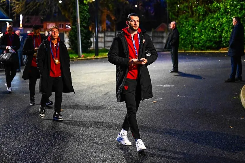 Calciomercato, caccia agli ultimi botti: 3 nomi che potrebbero sbarcare in Serie A