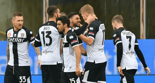 Parma-Roma 2-0, le pagelle: Mihaila decisivo, Kumbulla e Ibanez disatrosi