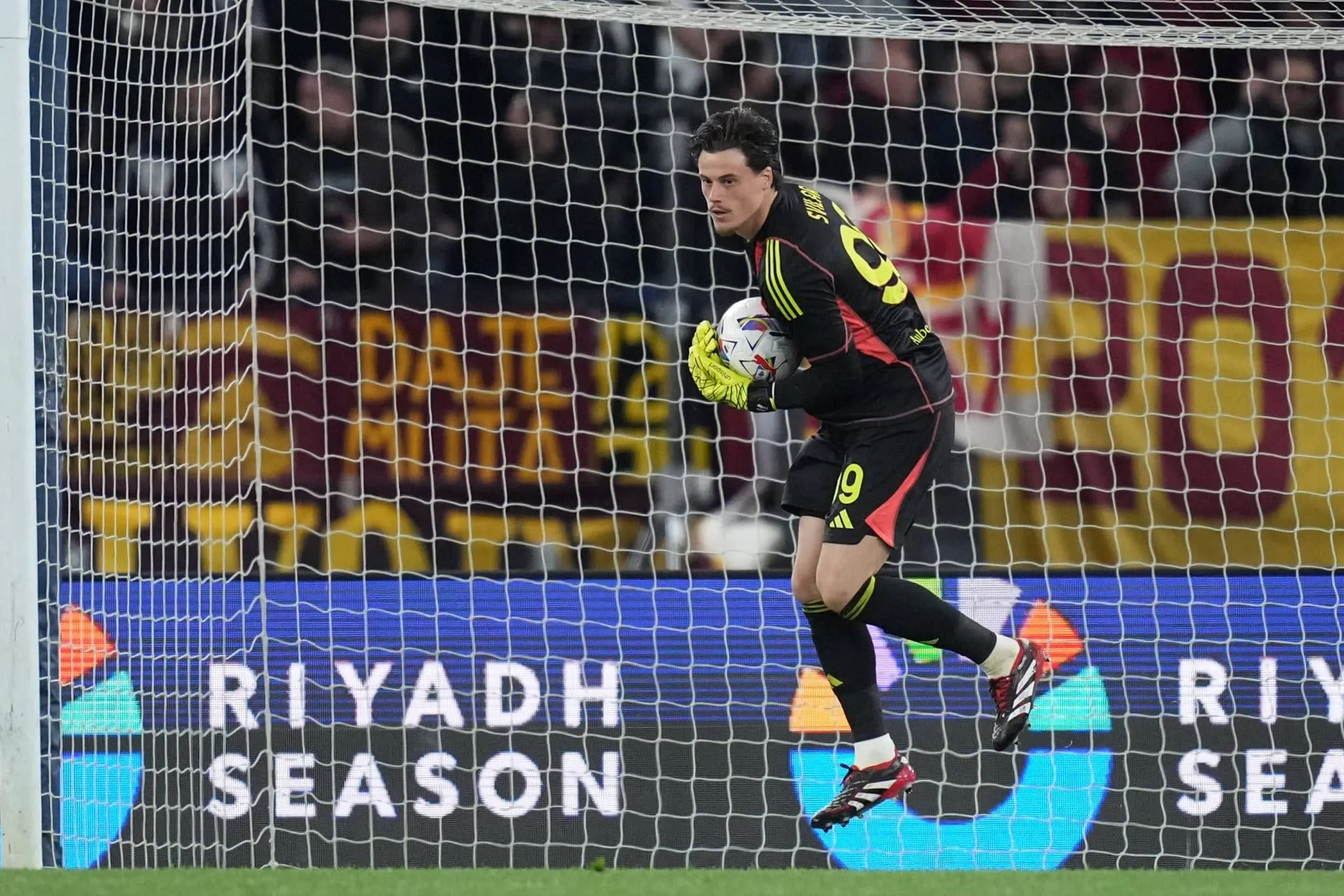 Consigli fantacalcio 34^ giornata, i portieri divisi per fascia: cosa fare con Svilar, Ravaglia, Mandas…