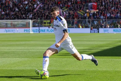 Calciomercato Milan, scatta il derby per il vice Theo: le milanesi sul talento dell’under 21