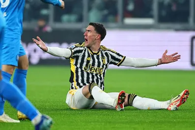 FLASH | Infortunio Vlahovic, costretto a uscire! Cos’è successo all’attaccante della Juventus