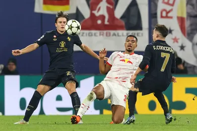 Calciomercato Juventus, sacrificio di lusso per arrivare a Skriniar? Giuntoli studia lo scambio