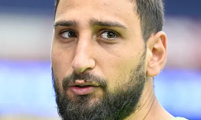 Notte di terrore e violenza per Donnarumma: legato e rapinato insieme alla compagna, bottino d’oro