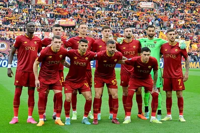 Perché sulle magliette della Roma c’è SPQR al posto dello sponsor nel match contro il Milan