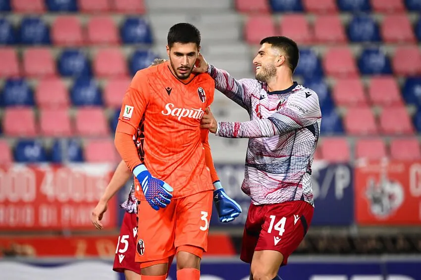 Calciomercato Bologna, porte girevoli in difesa: se Bonifazi esce, ecco i 2 nomi in entrata