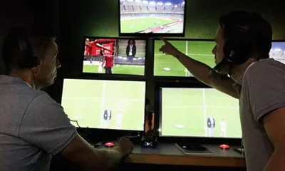 Perché sì e perché no – Rivoluzione VAR: pregi e difetti della "moviola in campo"