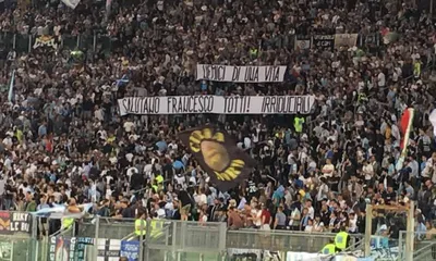 Roma, la lettera degli Irriducibili a Totti: “Il rispetto dei tuoi nemici migliori”