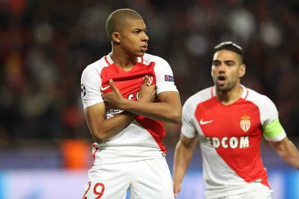 Psg, trovato l’accordo per Mbappé: 150 milioni più un giocatore a scelta