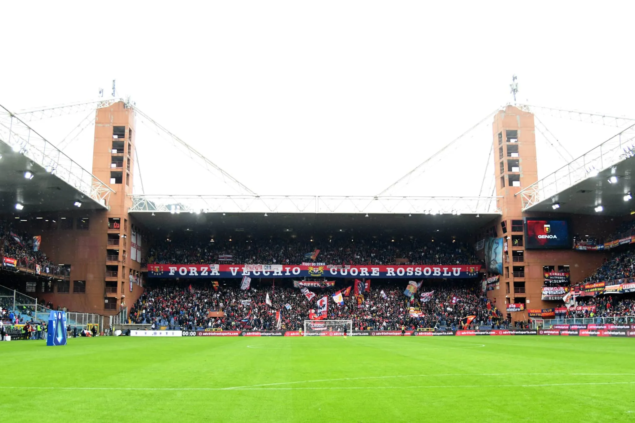 Perché Genoa-Como si gioca di giovedì: come gestire le formazioni al fantacalcio