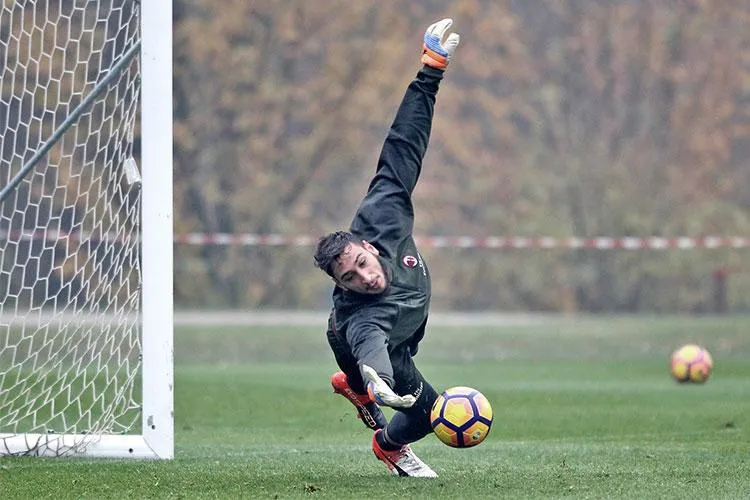 L’autogol della discordia: leghe e giornali, che caos! E i toni si fanno “Acerbi”…