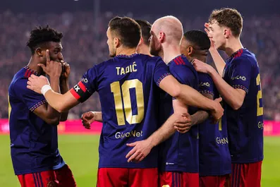 Calciomercato Inter, colpo a sorpresa per il centrocampo: il nazionale olandese arriva in extremis