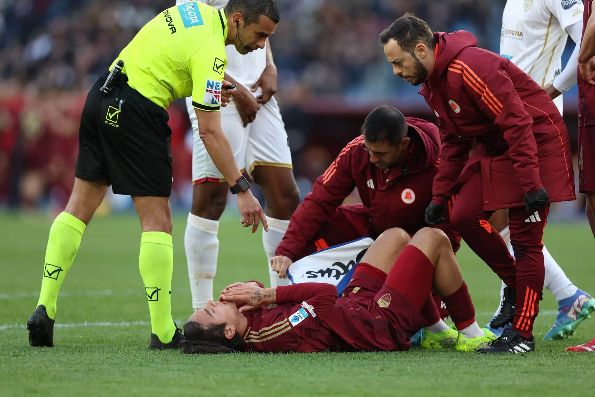 Infortunio Dybala, brutte notizie per la Roma: i tempi di recupero e quante partite salta