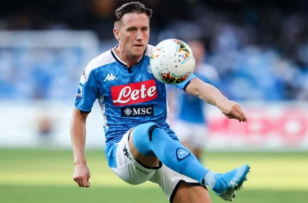 Calciomercato Napoli, l’offerta del West Ham fa vacillare Zielinski: da Lo Celso a Barak, i possibili sostituti a centrocampo