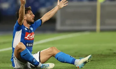 Napoli, infortunio Mertens: trauma distorsivo di secondo grado alla caviglia