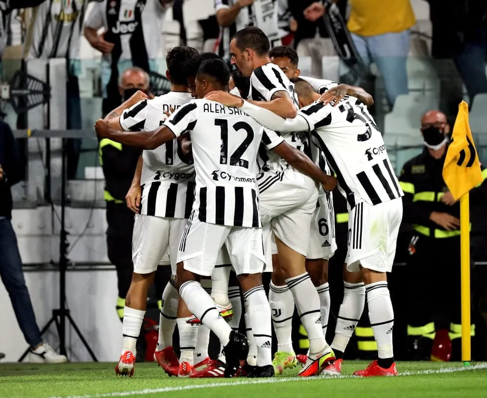 Le maglie di calcio più vendute nel 2021: solo la Juventus in top 10