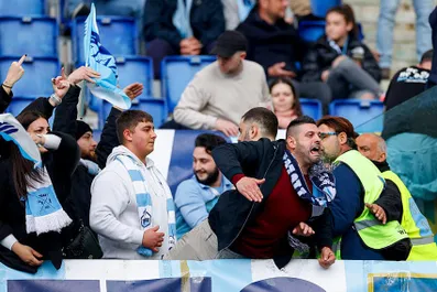 Calciomercato, tifosi in rivolta: un’altra stella se ne va. Trattative e ufficialità di oggi