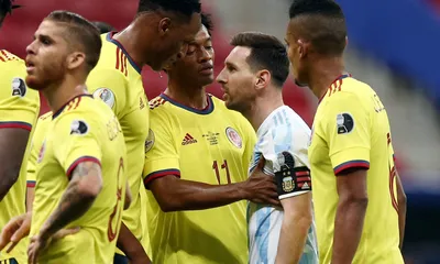 Calciomercato, colpo Fiorentina: la colonna della nazionale colombiana arriva gratis. Trattative e ufficialità di oggi