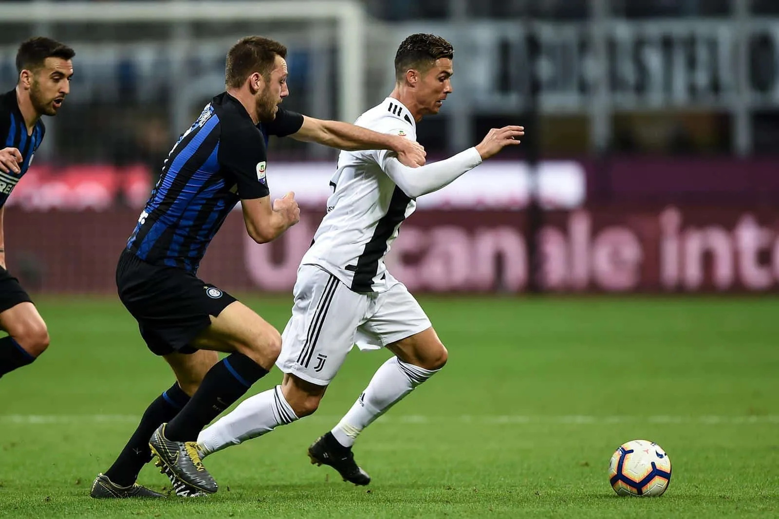 Inter-Juventus 1-1, le pagelle: eurogol di Nainggolan, decisivo Cristiano Ronaldo