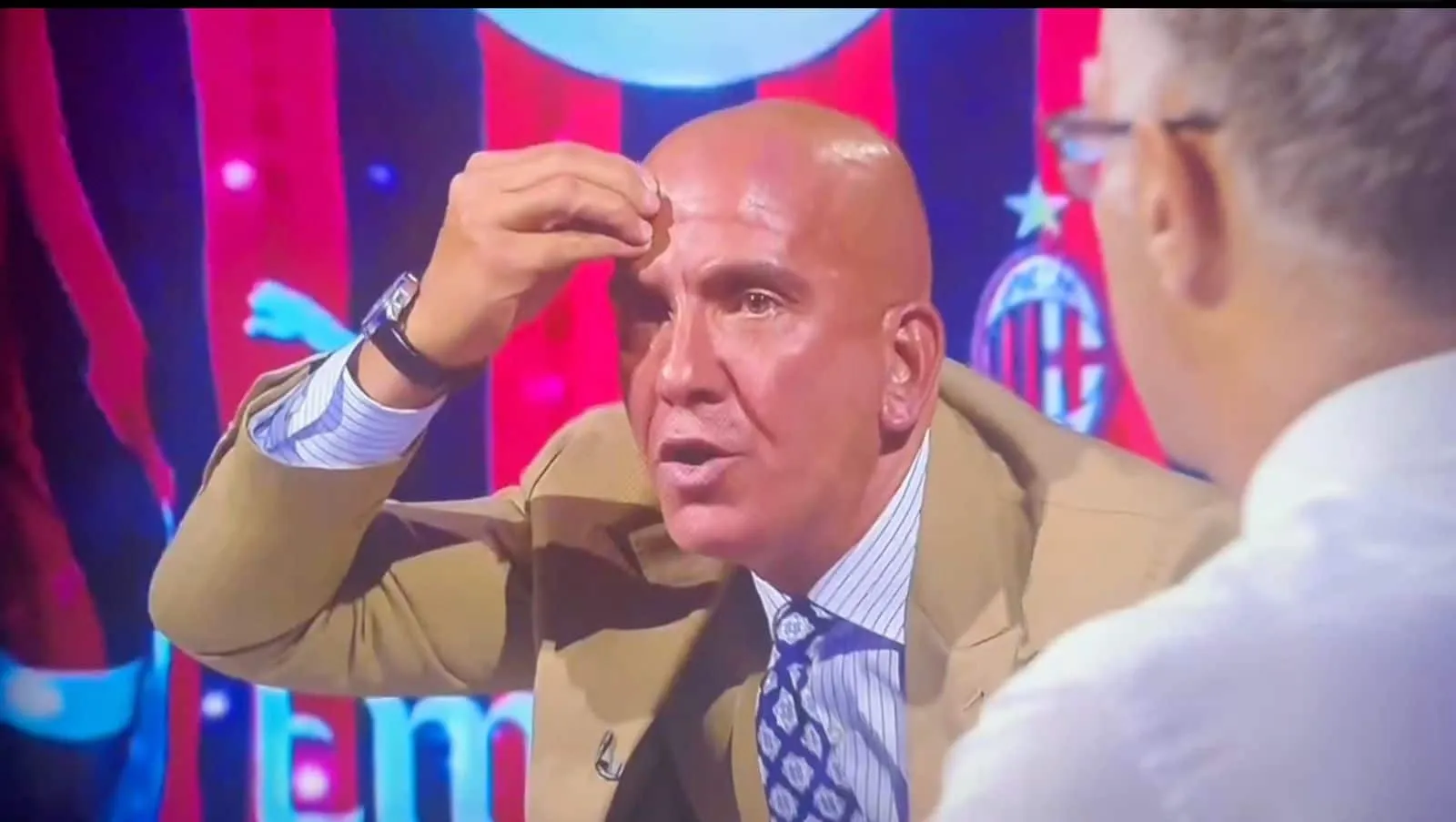 Milan, Di Canio su Theo e Leao: &ldquo;Da appiccicare al muro!&rdquo;. La dura risposta del portoghese su X