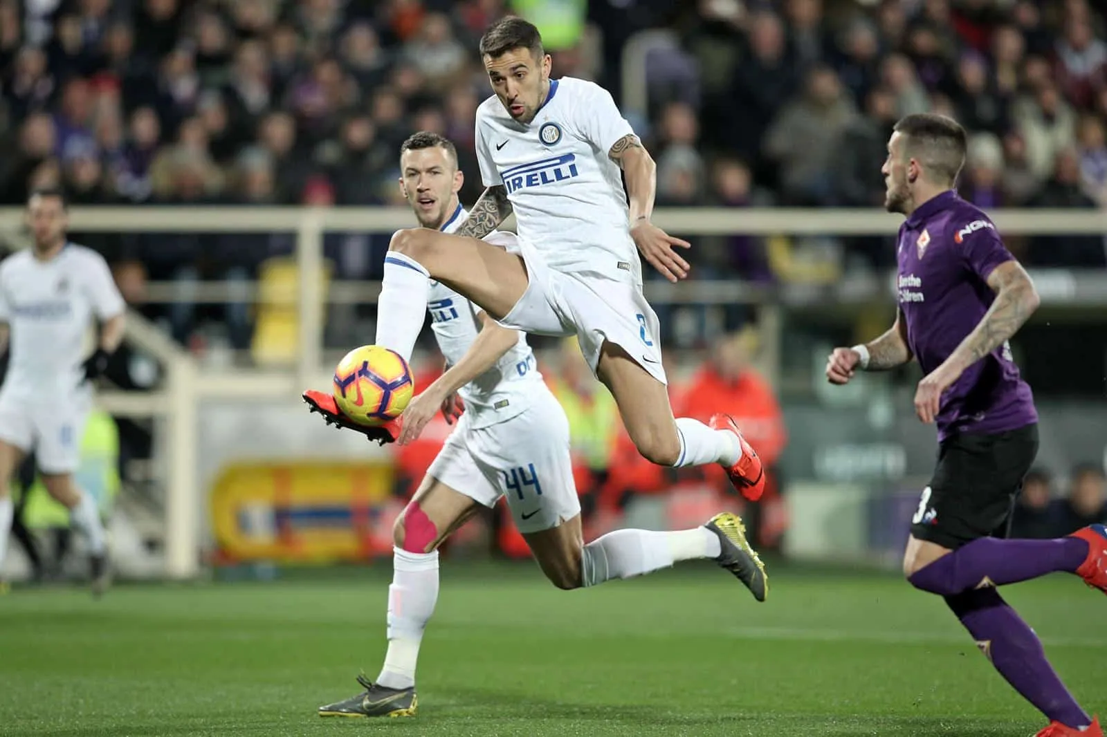 Fiorentina-Inter 3-3: var determinante, pari di Veretout su rigore al 101′