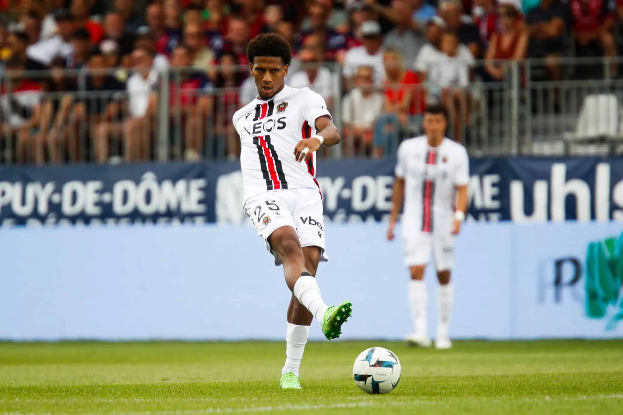 Calciomercato Juventus, Thuram porta gli amici: un difensore può sbarcare dal Nizza, ma occhio ai cartellini