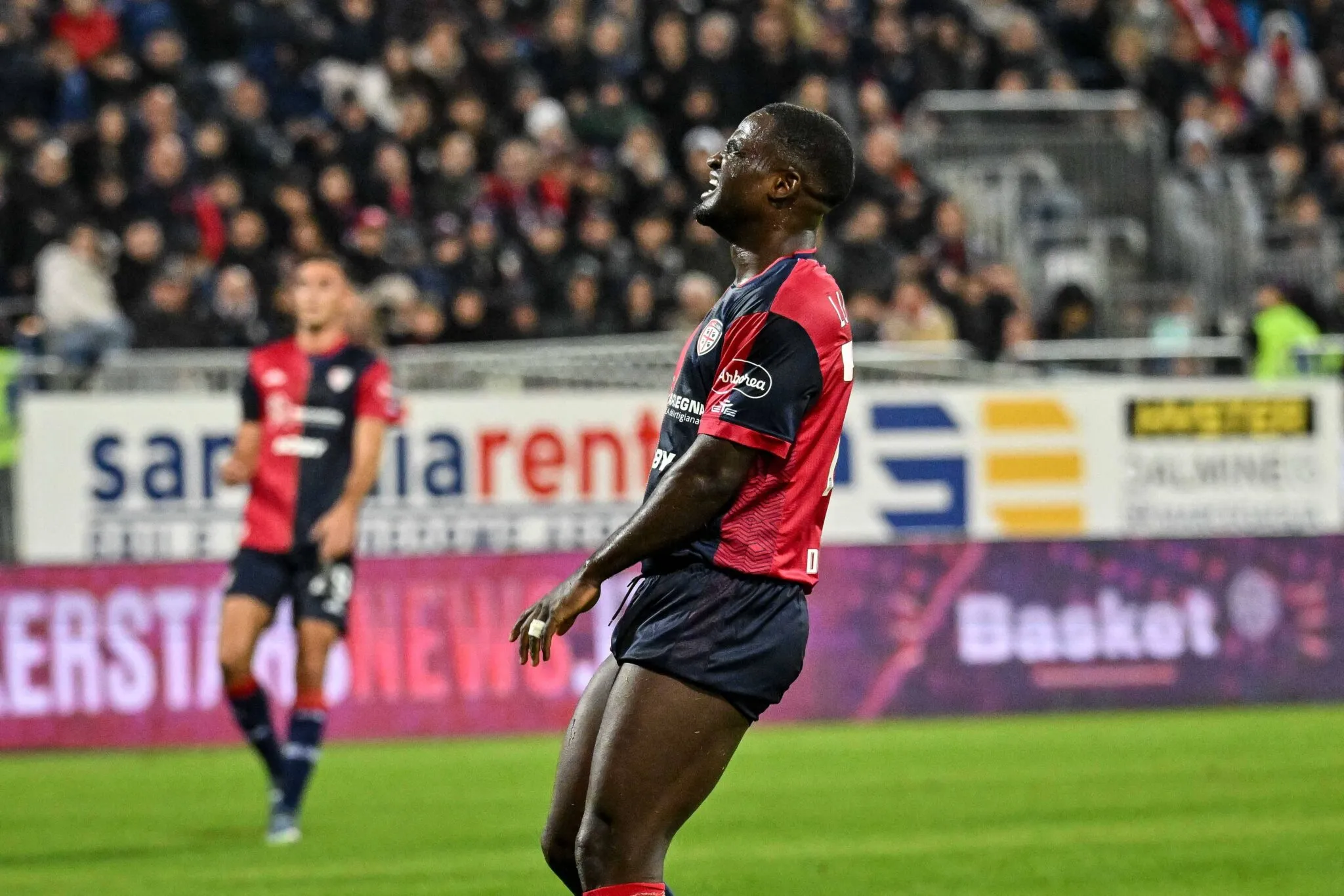 Fantacalcio, infortunio Luvumbo: le prime sensazioni e quante partite salta l&rsquo;attaccante del Cagliari