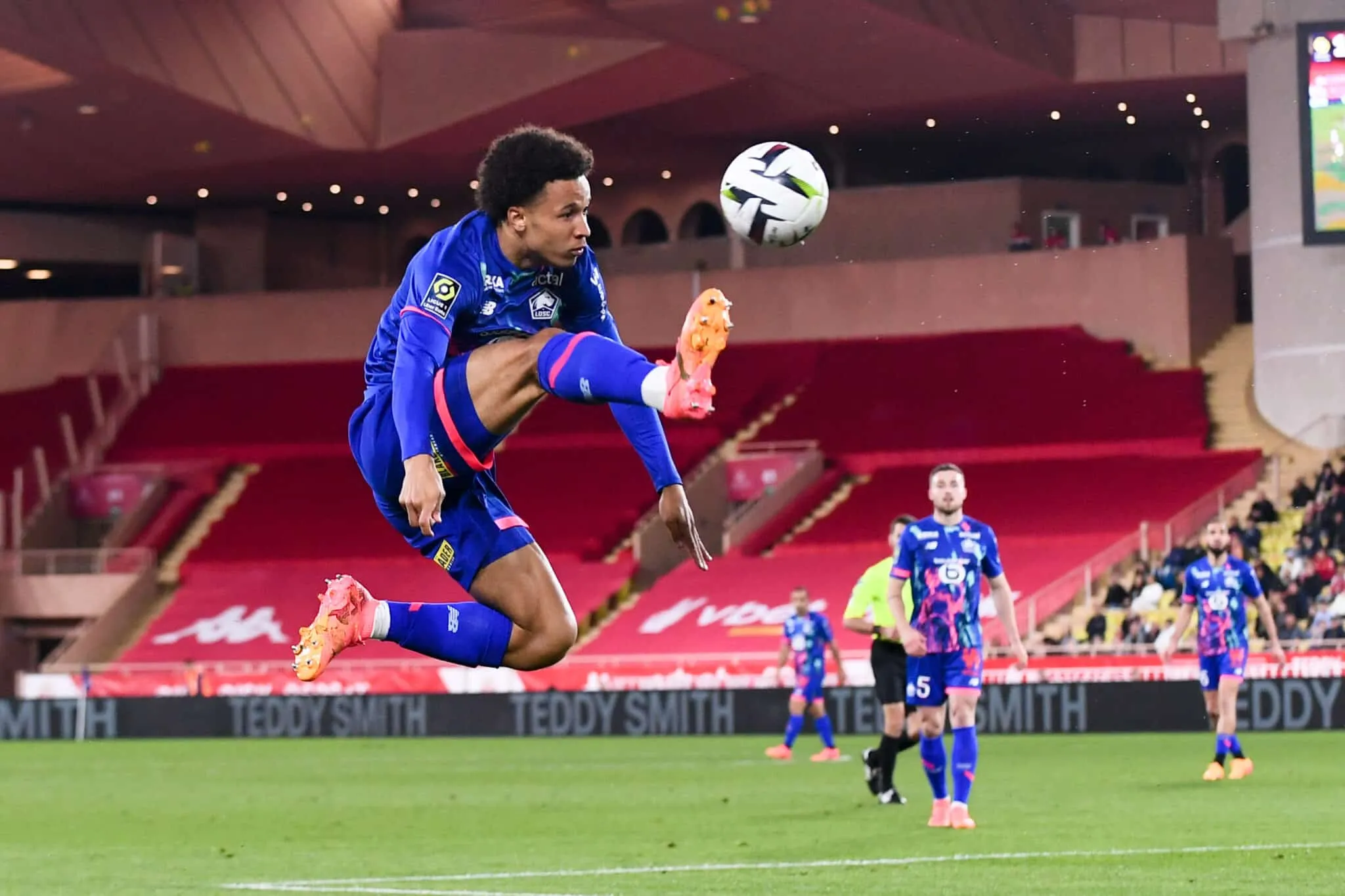 Calciomercato Milan, chi è Tiago Santos: il terzino portoghese che piace per il futuro