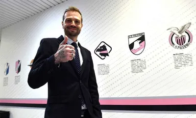 Palermo, incubo senza fine: 120 milioni di buco e rischio fallimento. Ma la società smentisce