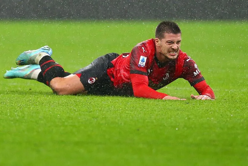 Milan, attacco rivoluzionato con la Fiorentina: out Giroud, Leao e Okafor, chance per Jovic al Fantacalcio