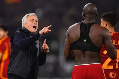 Calciomercato Roma, si lavora in difesa: tentativo per l’ex Bologna, ma c’è anche un piano B! La chiave è sempre…Lukaku