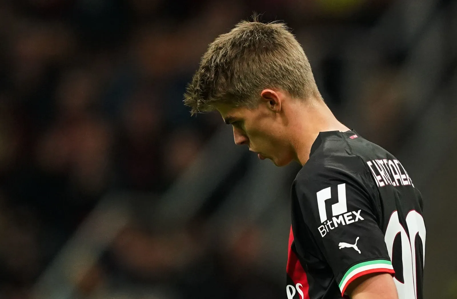 Calciomercato, il Milan boccia De Ketelaere: c’è l’offerta dalla Premier. Trattative e ufficialità